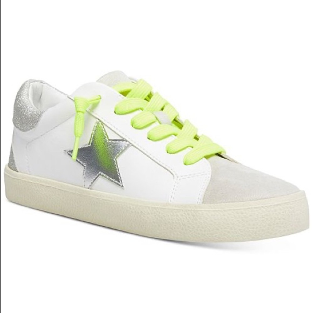 Madden Girl Women’s Linlee Slip-on Sneaker